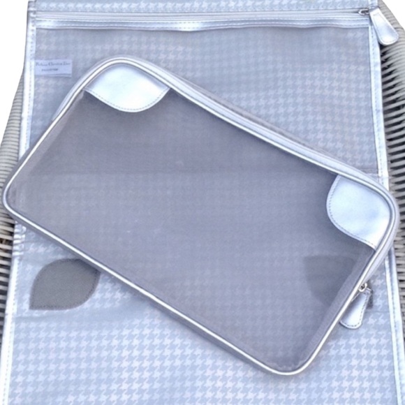 DIOR Beauty Fold-up Hanging Travel Bag Silver and Blue - Picture 6 of 7